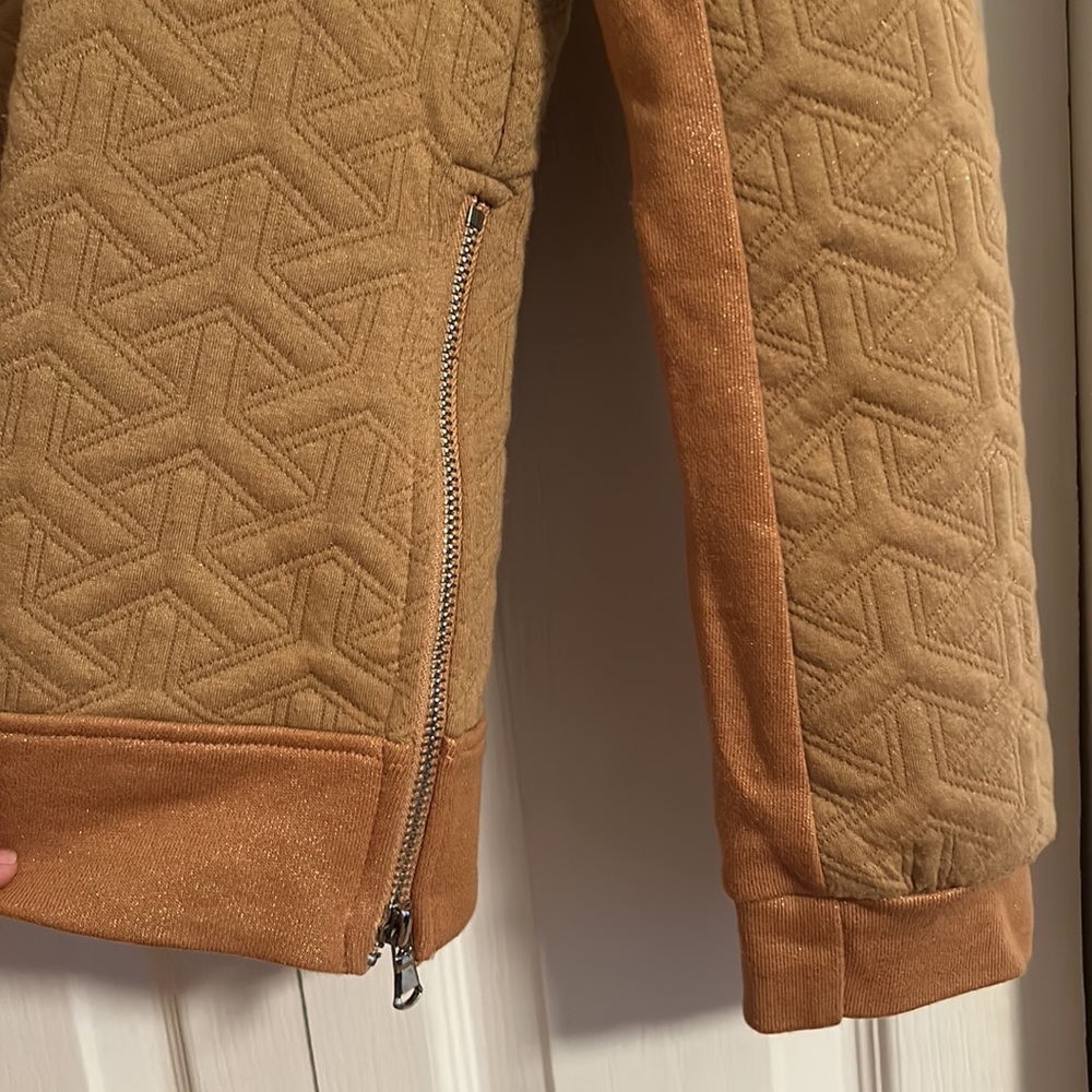 Sweater - Picture 3 of 3